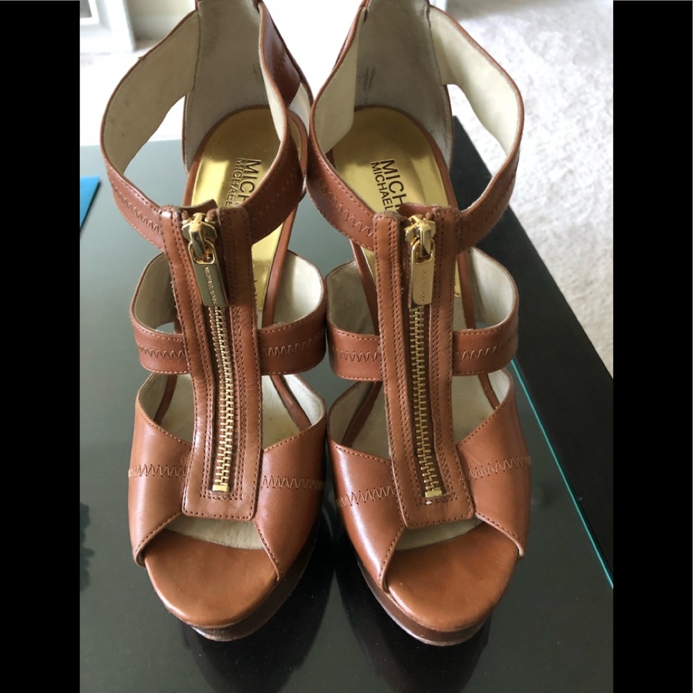 Michael Kors sandals!I Size 8. Price $80